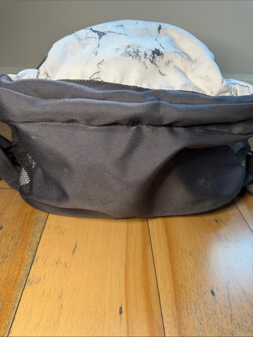 EXCELLENT Pottery Barn Teen White black Marble print quarry backpack XL - Picture 4 of 11